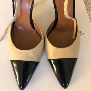 Nicole Farhi Tan/black patent leather pumps 36 EU